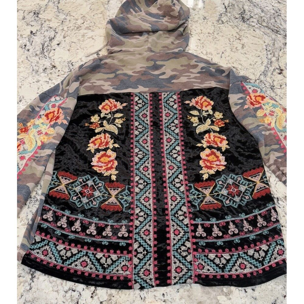 Savanna Jane Hooded Shirt Camo & Floral Embroidered Boho Hippie Womens Small
